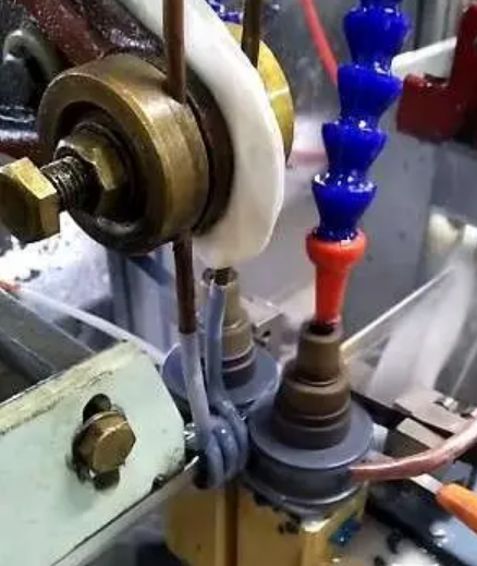 metals be welded with ceramics